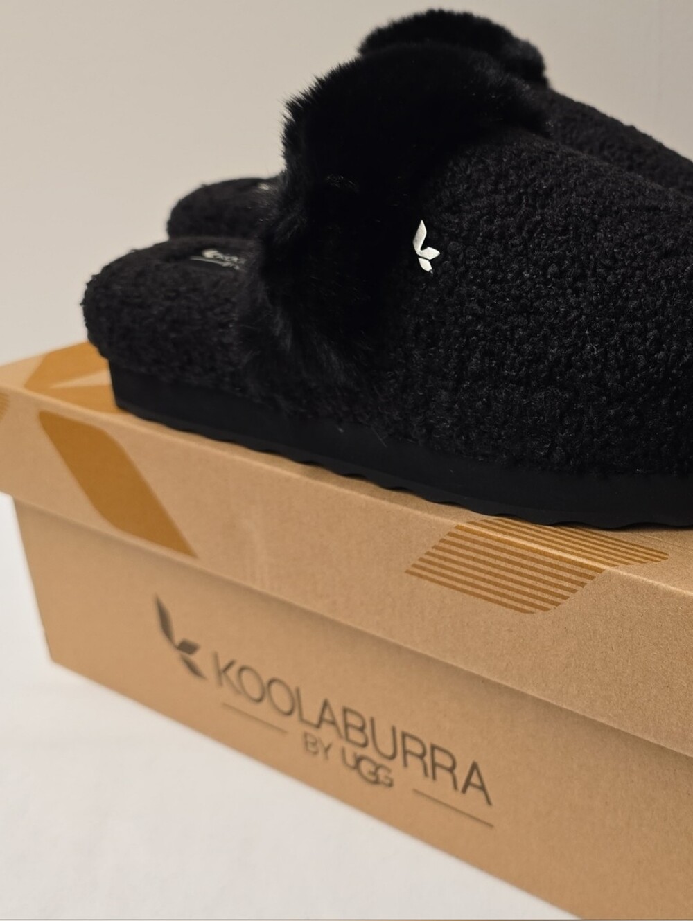 Koolaburra Women Black Fuzzy Slip-On Slippers